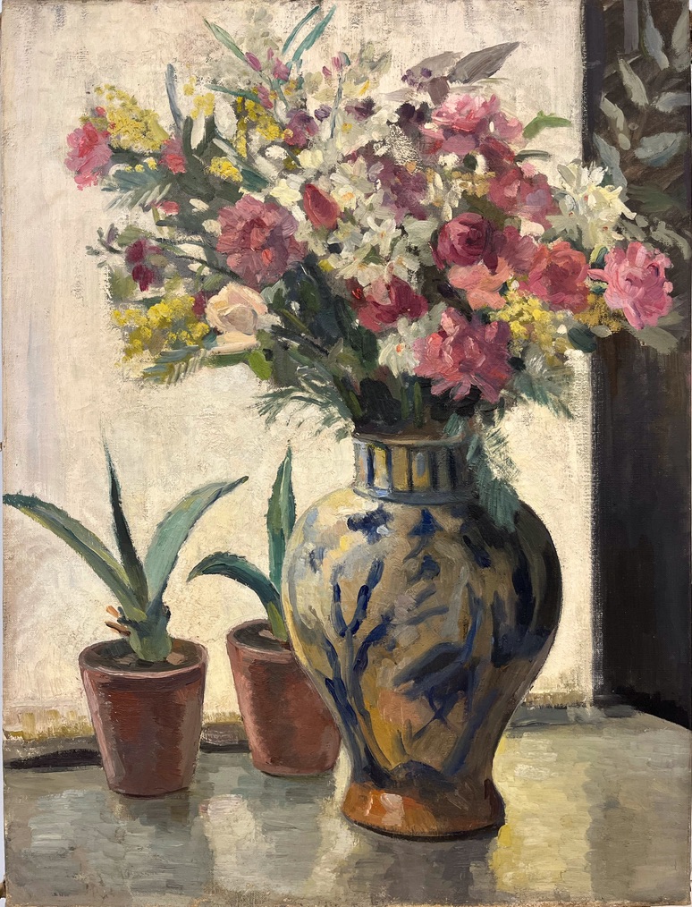 Jeannine DEMAY, Fleurs et plantes devant la fenêtre, XXe, signé au dos, 73x54cm
