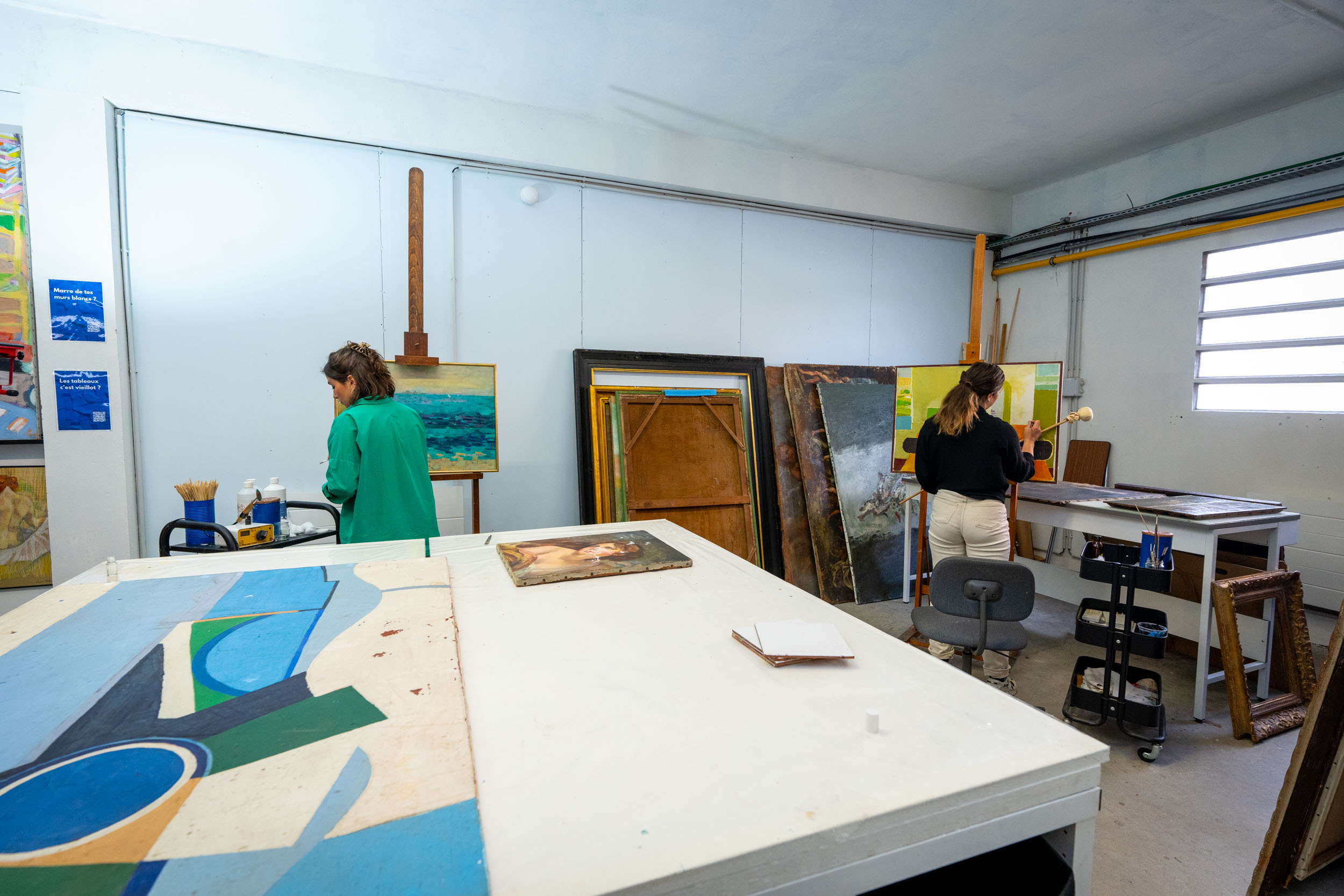 Atelier de restauration de tableaux à Lyon ©Sandrine Calixte